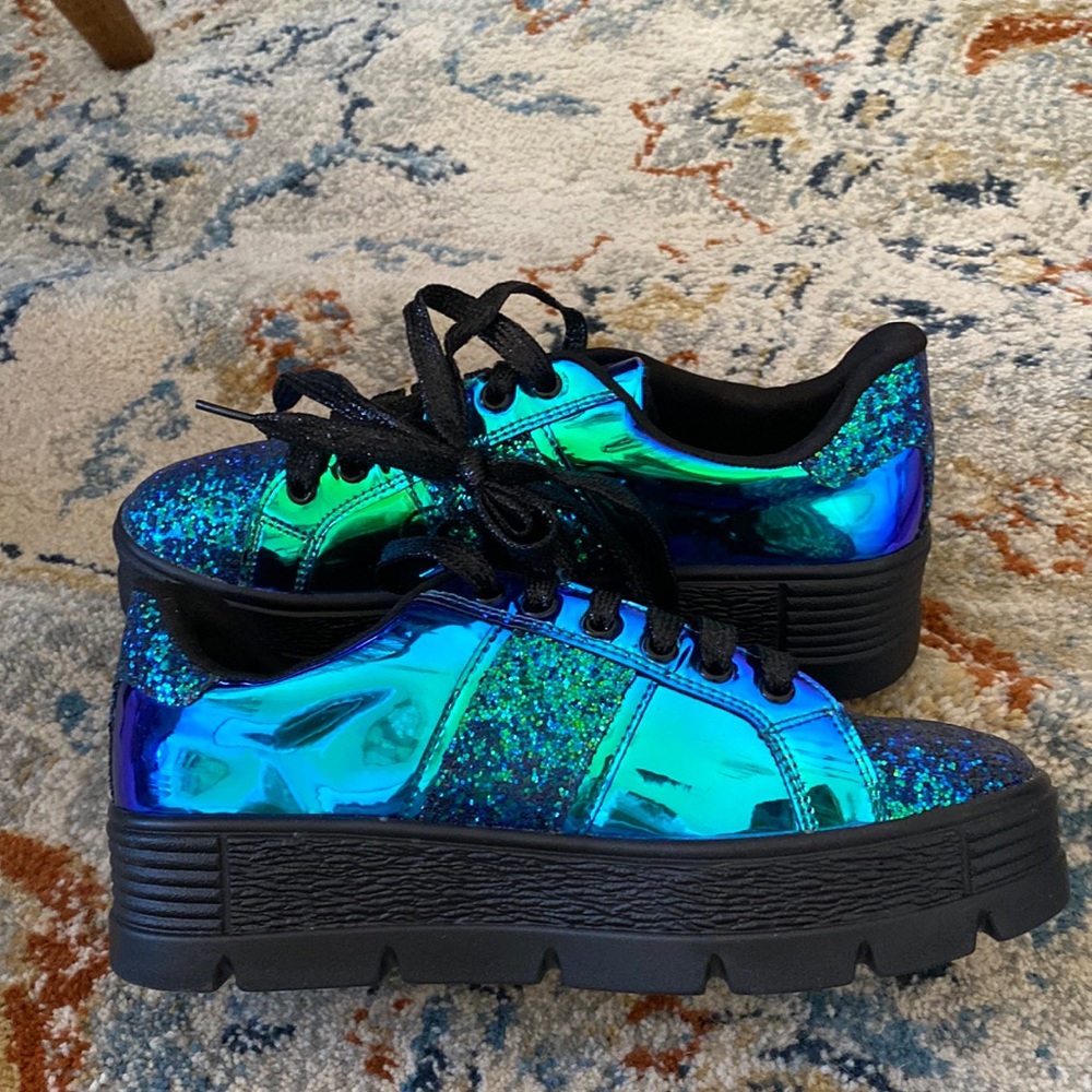 Sparkly blue adorable platform sneakers